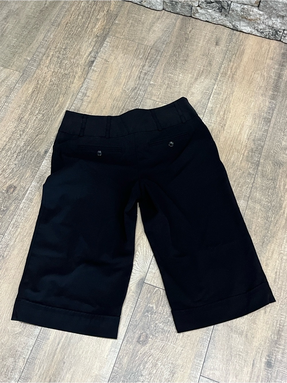 Apt 9 Ava size 6 Black Bermuda Shorts GREAT CONDITION